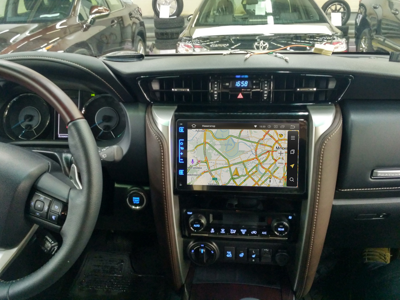Купить магнитолу Toyota Fortuner 1
