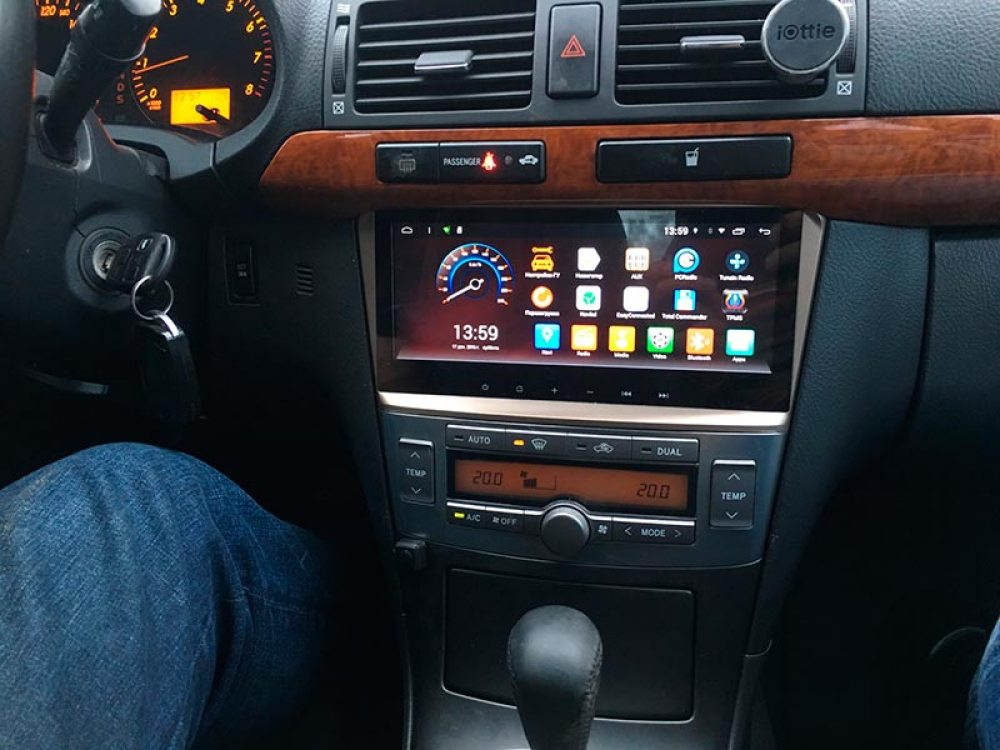 Купить магнитолу Toyota Avensis 3