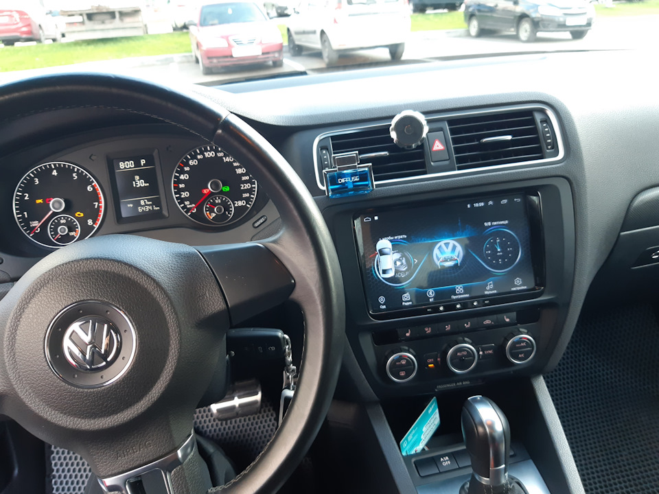 Купить магнитолу Volkswagen Jetta 5