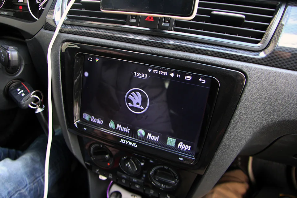 Купить магнитолу Skoda Rapid