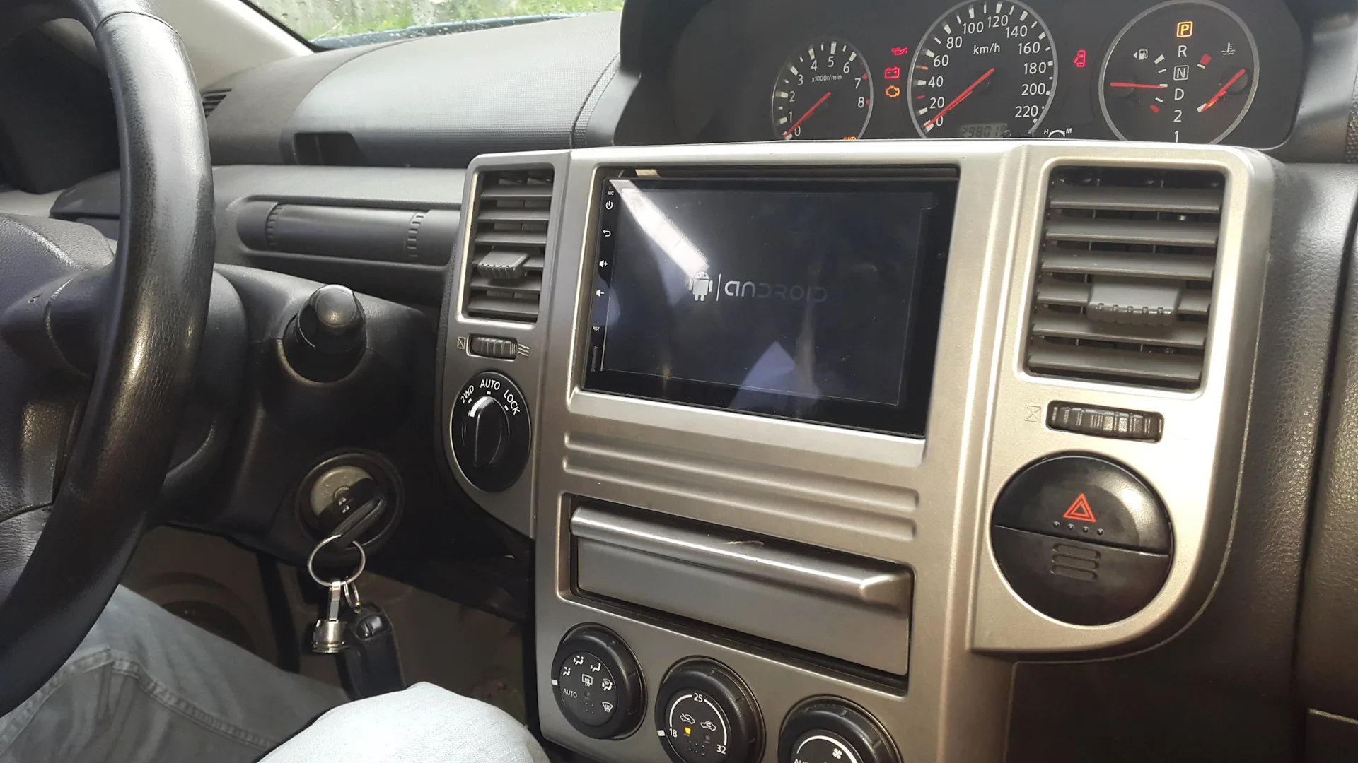 Купить магнитолу Nissan X-trail T30