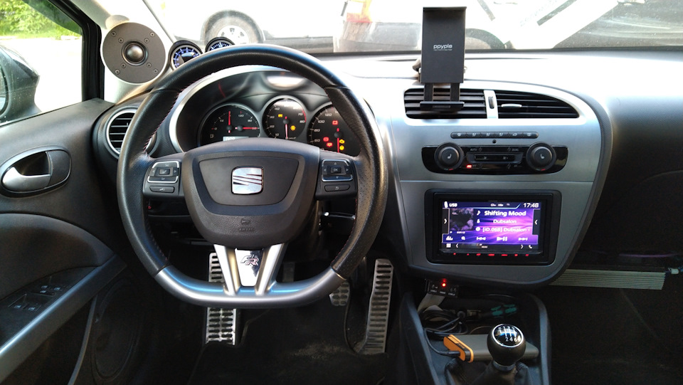 Купить магнитолу Seat Leon 2